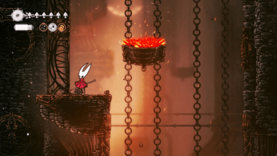 Hollow Knight Silksong Цепкая нить: Хорнет рядом с вёдрами расплавленной породы