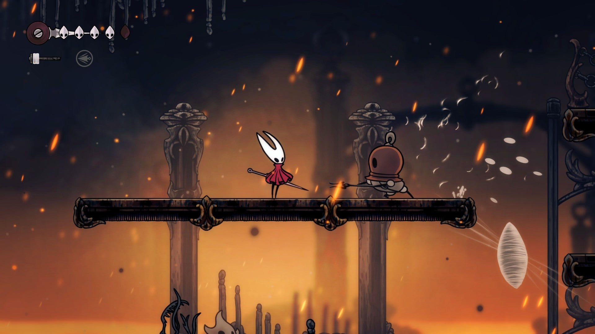 Хорнет сражается с жуком-врагом с горшком на голове в Костяке в Hollow Knight: Silksong.