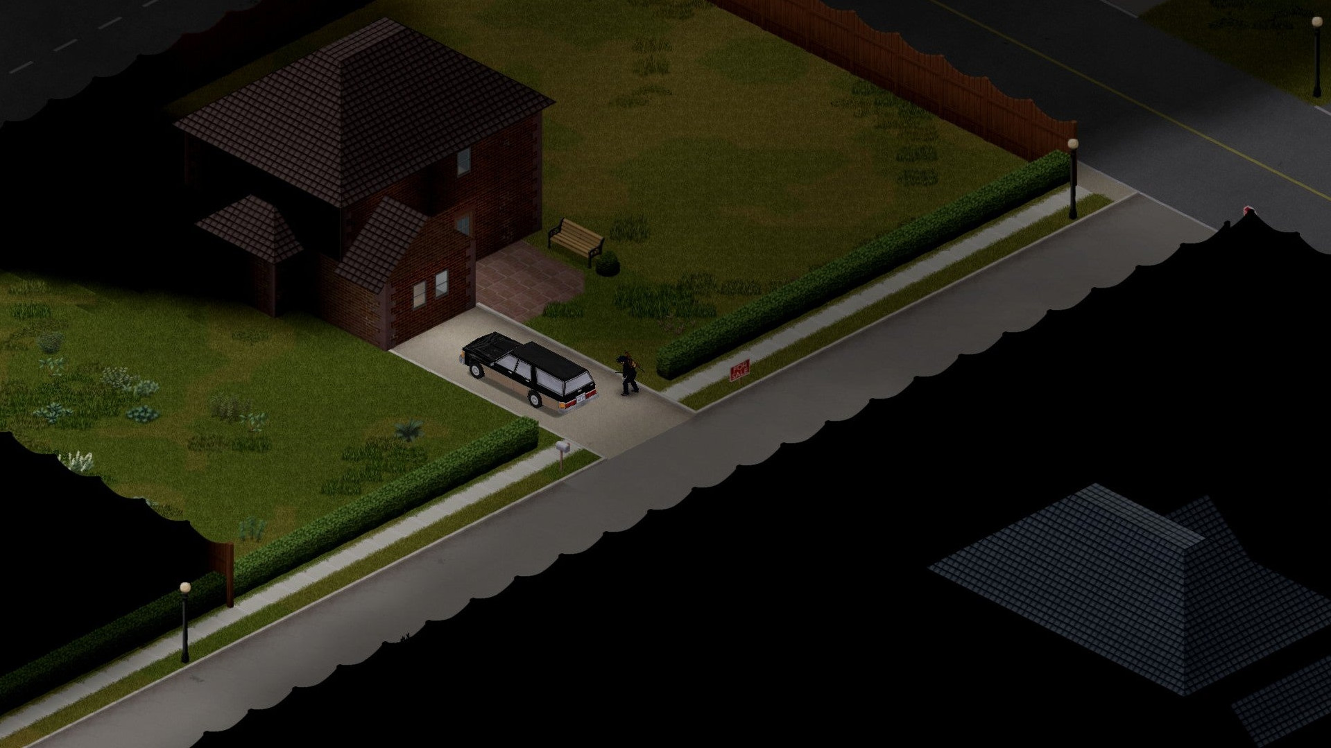 Игрок в Project Zomboid взаимодействует с машиной у дома, вокруг темно