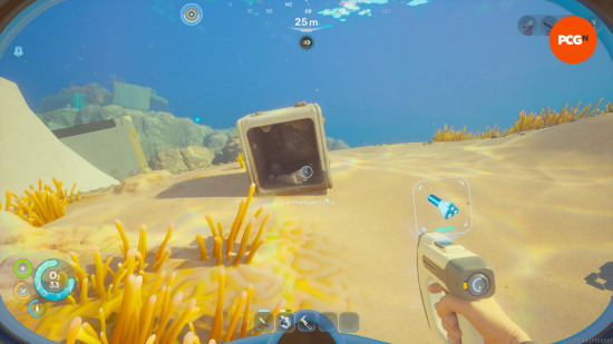 Чертежи в Subnautica 2: сломанный ящик на дне океана.