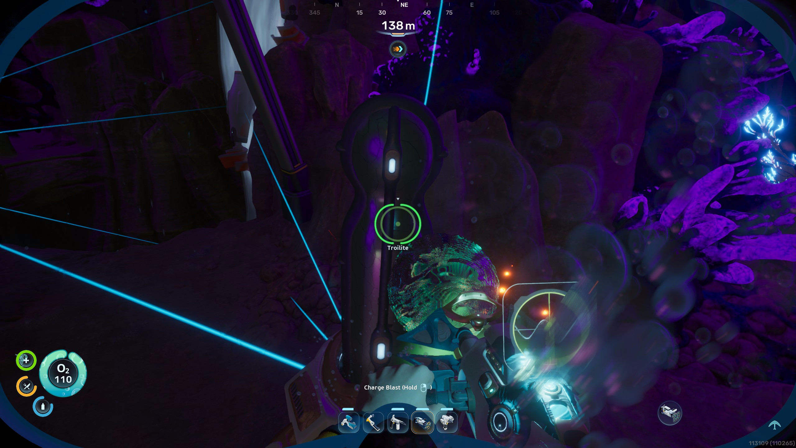 Троилит в экстракторе металла в Subnautica 2