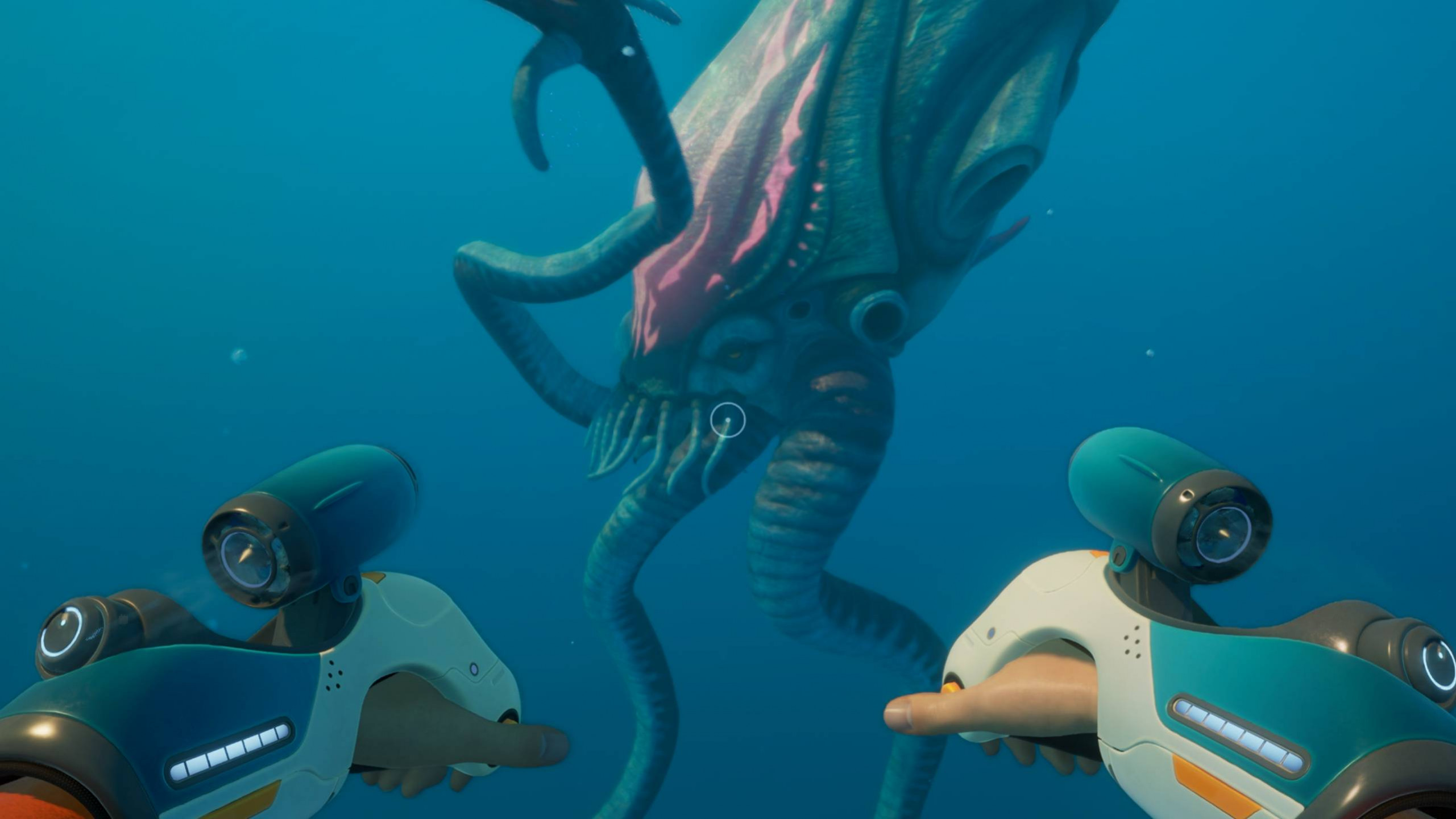 Subnautica 2: Биомоды – игрок с Создателем волн смотрит вдаль на Левиафана-коллекционера