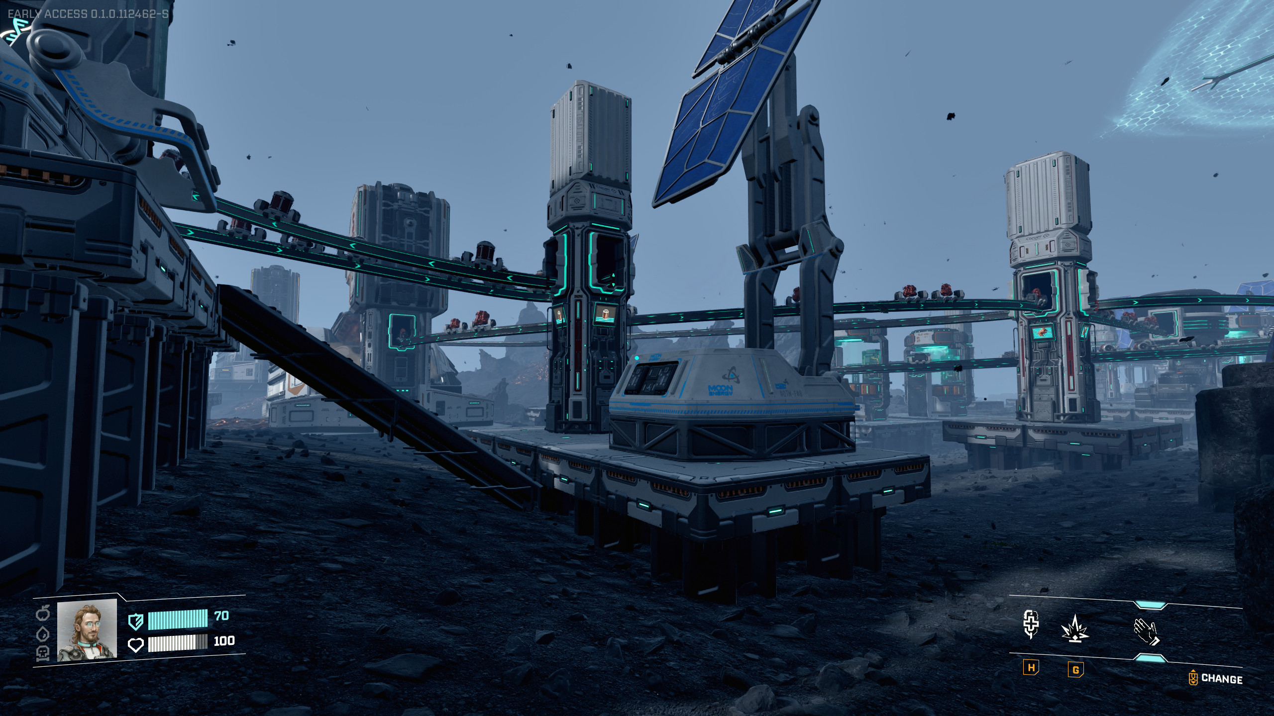 StarRupture: подключение питания — вид производственной линии, где солнечная панель соединена с высокой системой хранения, ведущей к другой платформе по лестнице слева.