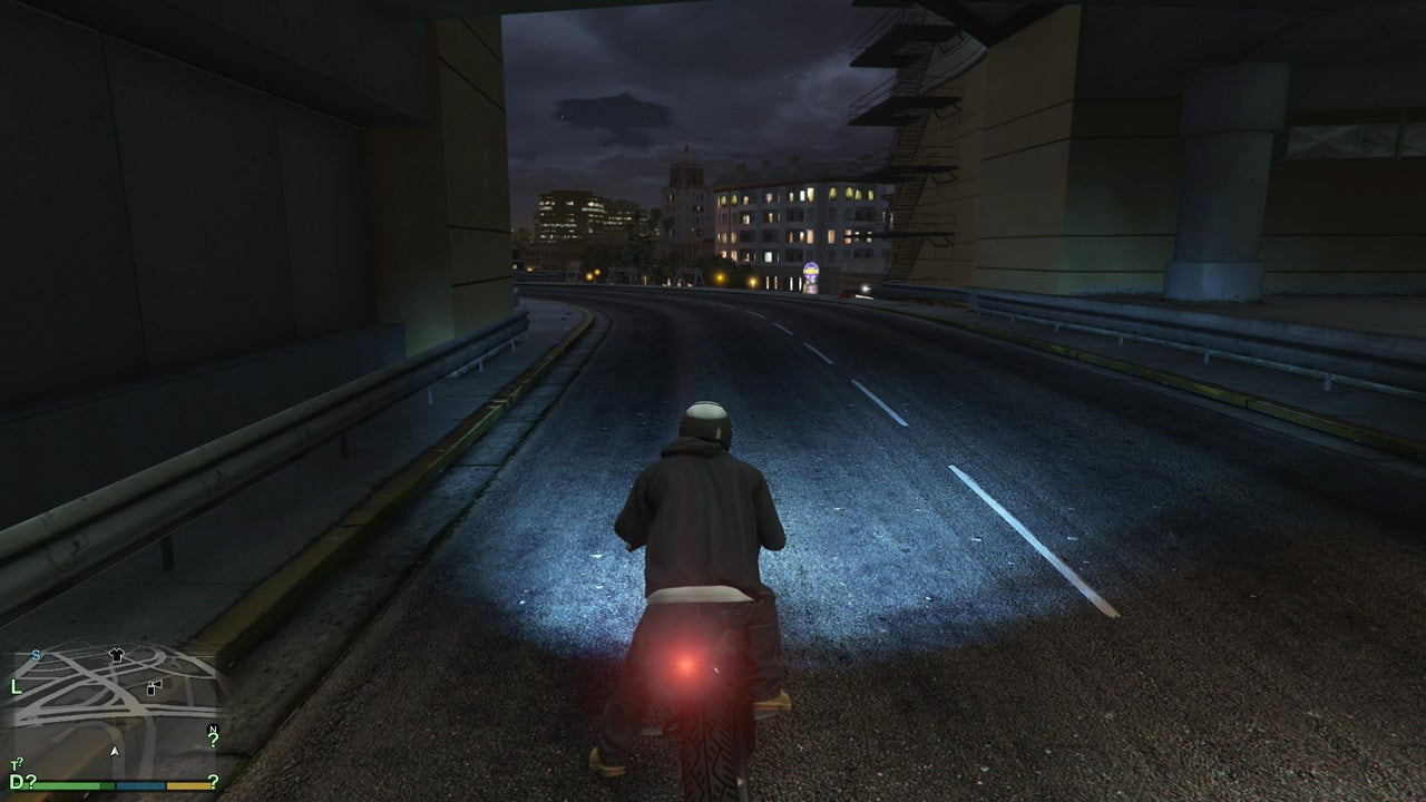 Десятый каскадёрский прыжок у Rockford Plaza в GTA 5
