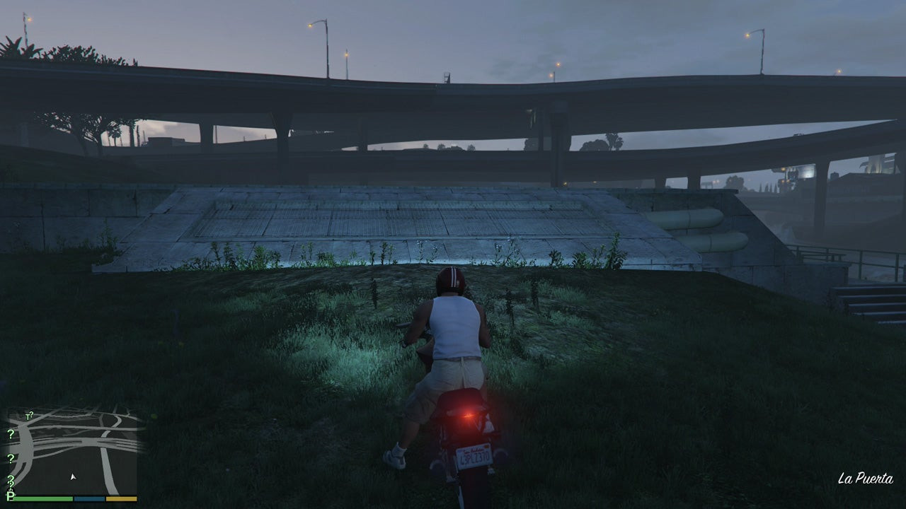 Тридцатый каскадёрский прыжок у дренажного канала Ла-Пуэрта в GTA 5