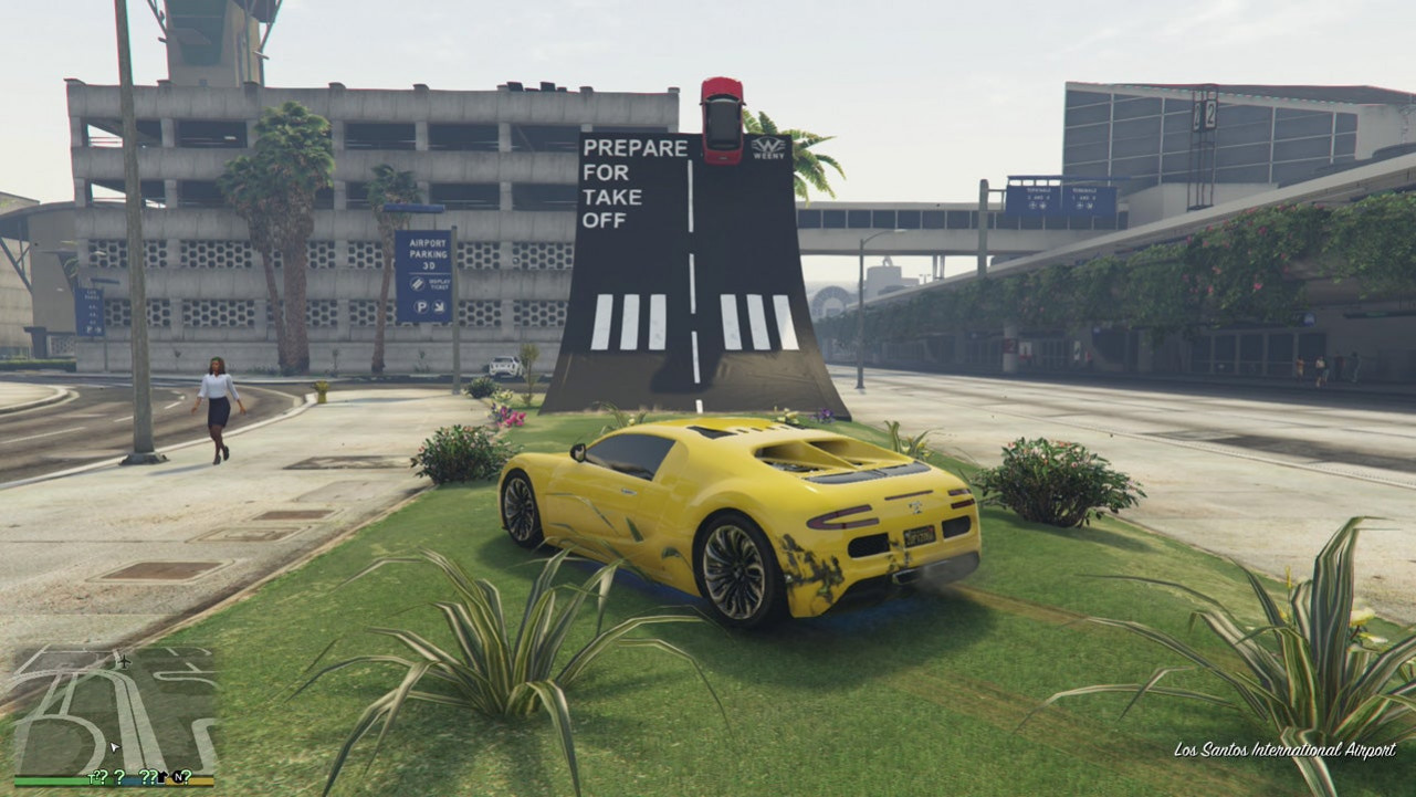 Сорок второй каскадёрский прыжок в аэропорту в GTA 5