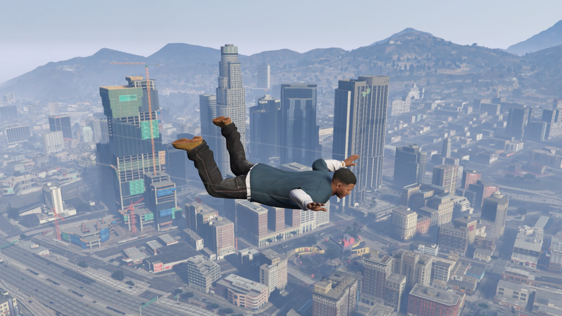 GTA 5 – Линкольн падает в воздухе во время прыжка с парашютом