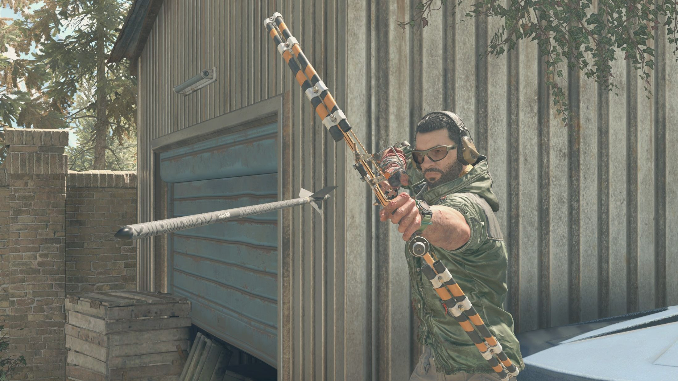 Кайл Крейн стреляет из лука