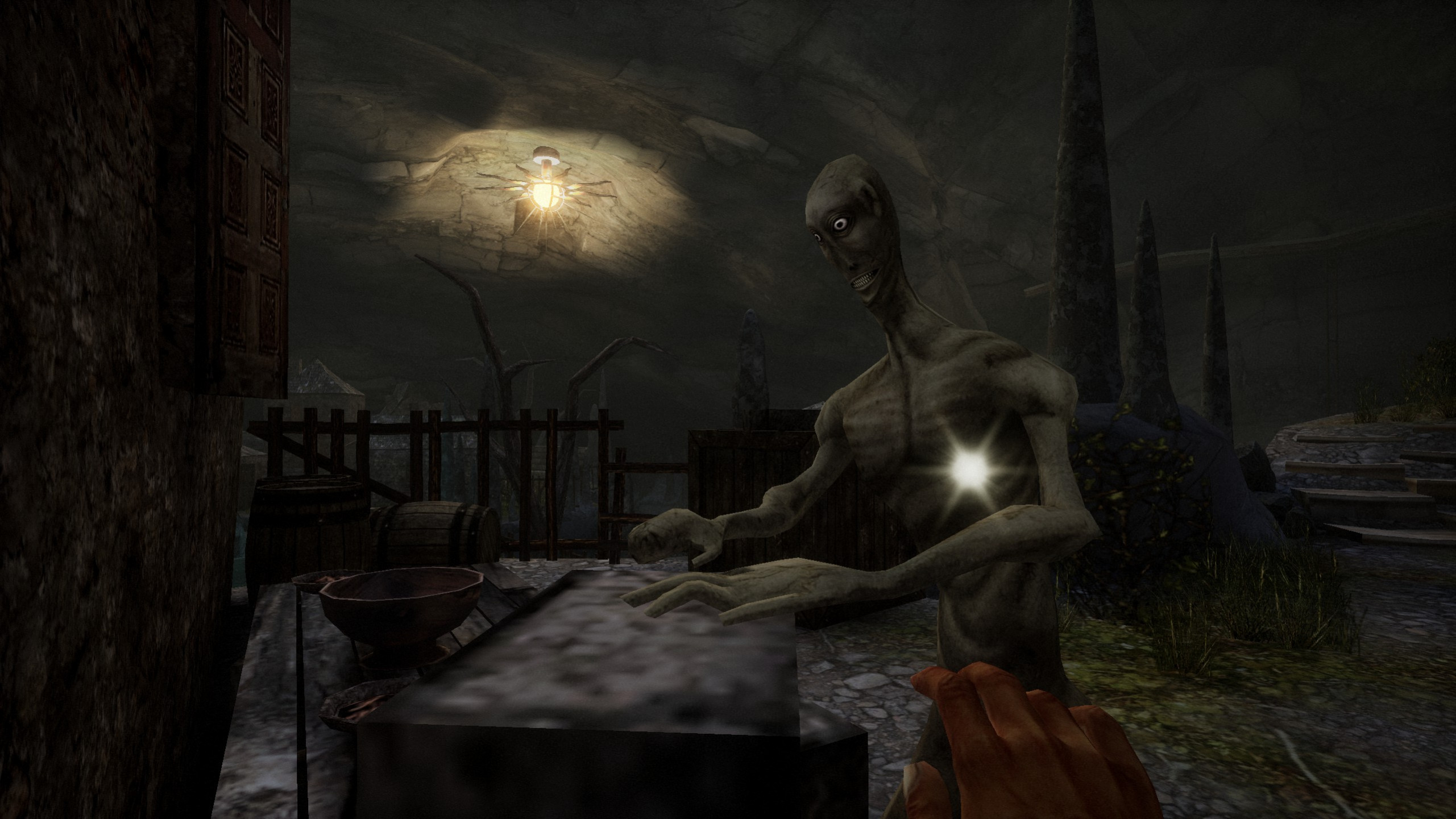 монстр у стола, разглядывающий его содержимое