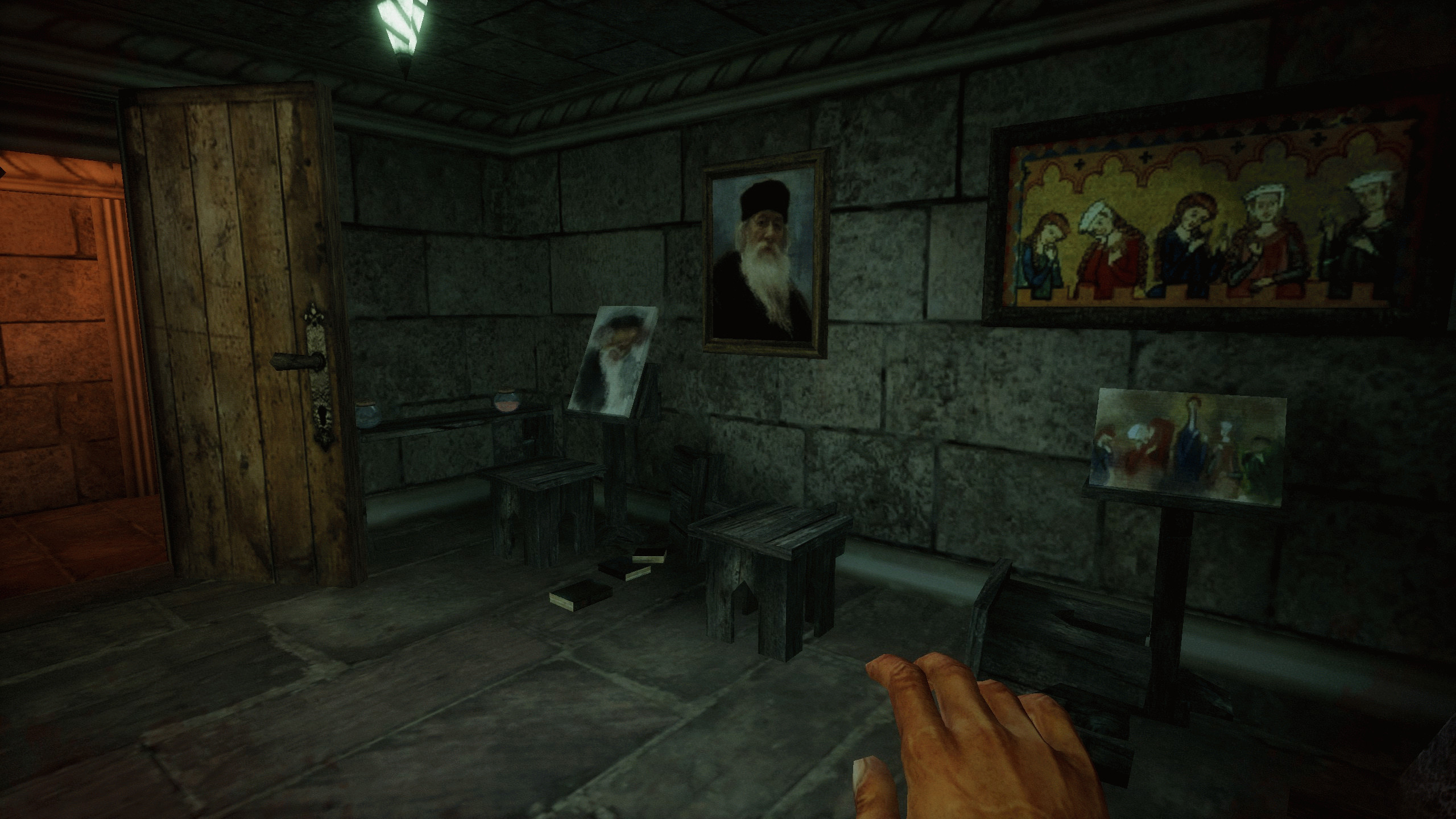 ренессансные и средневековые картины рядом с детскими копиями