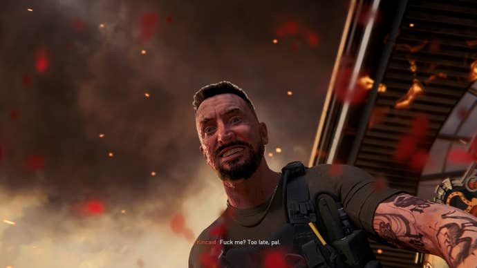 Улыбающийся бородатый мужчина глядит сверху и говорит: «Трахни меня? Поздновато, приятель». Кадр из кат-сцены Battlefield 6.