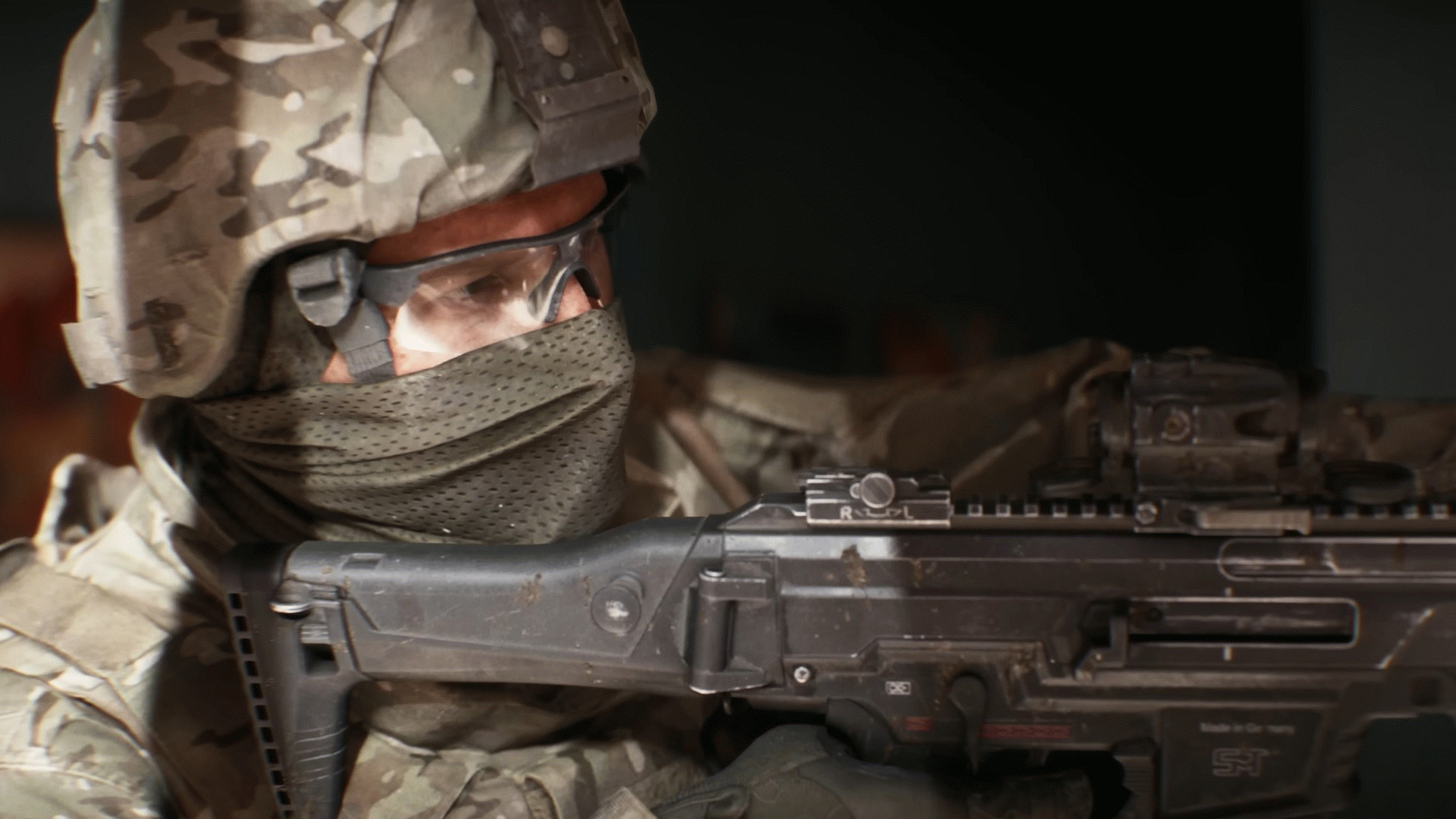 бойец Battlefield 6 целится из винтовки.