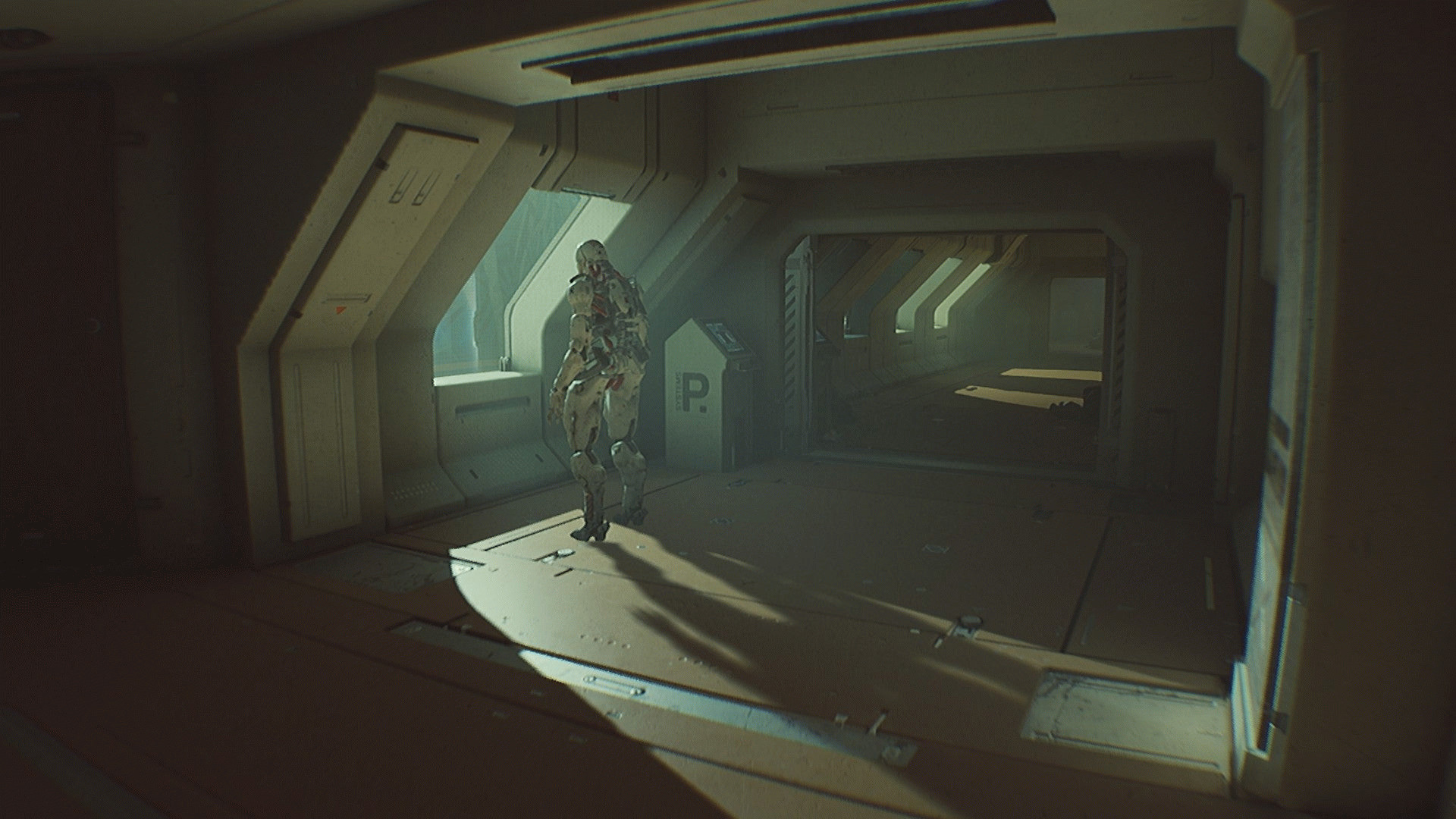 Робот, неподвижно стоящий у окна в коридоре лунной базы из Routine.