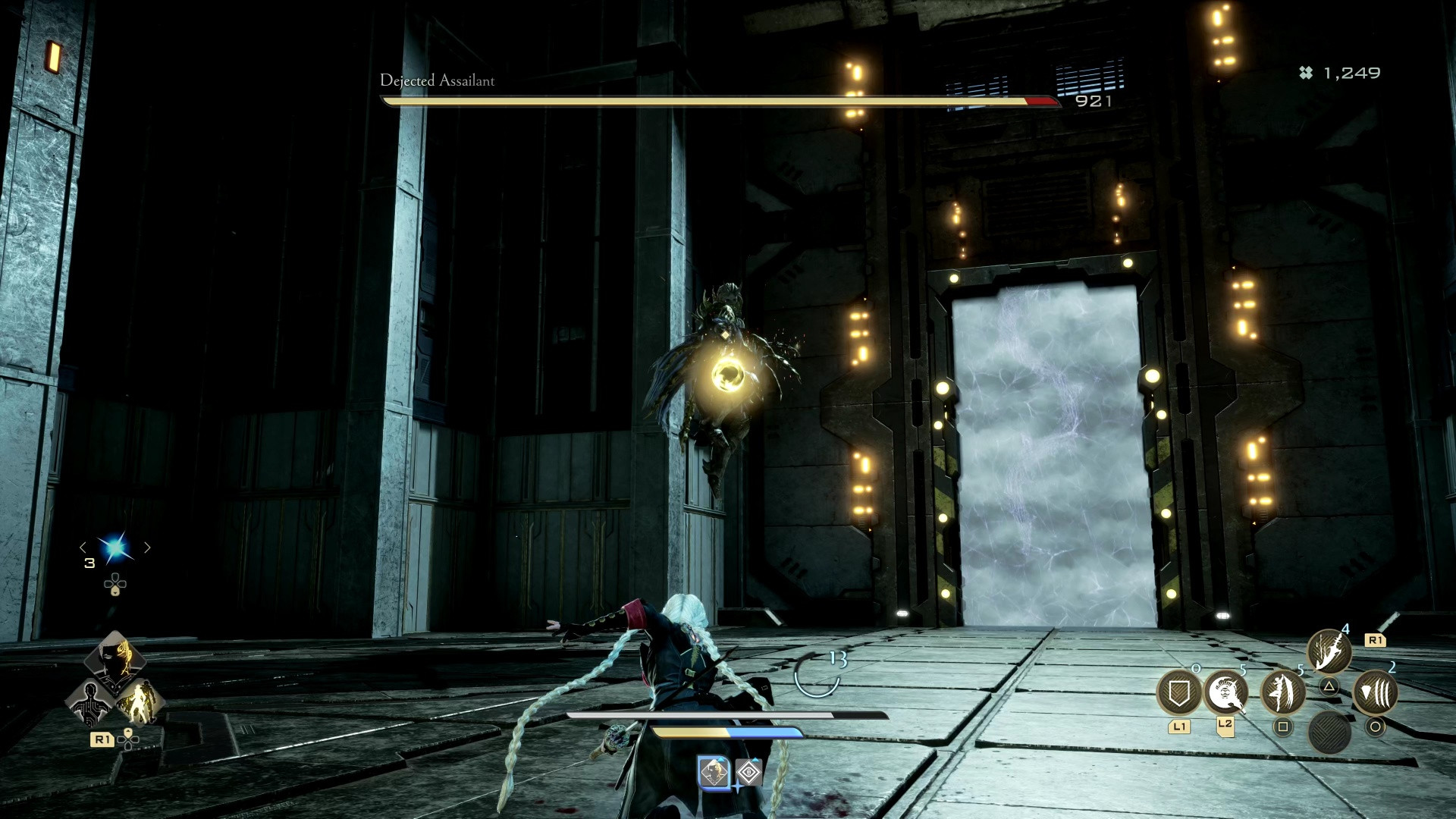 Code Vein 2 Удручённый убийца Франц: руководство по боссу — игрок сражается с Францем, который парит в воздухе перед ним.