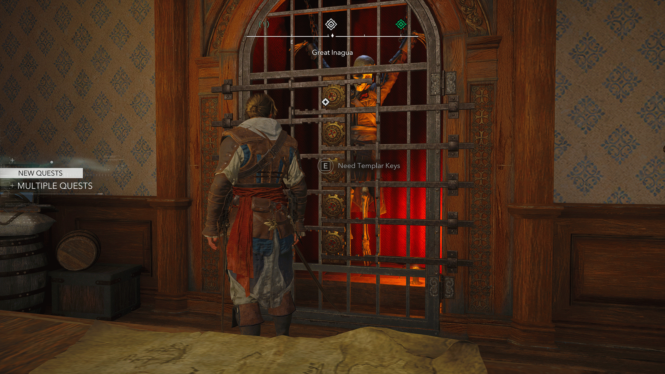 Костюмы Assassin's Creed Black Flag Resynced: Эдвард рядом с запертыми воротами, за которыми хранится Броня тамплиера в поместье.