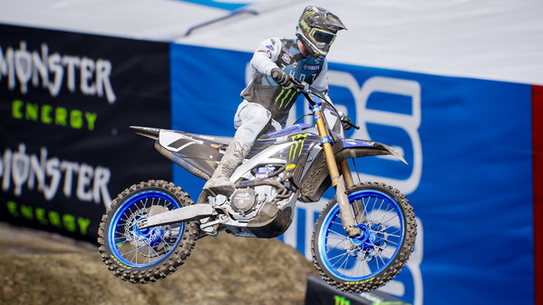 Игра Monster Energy Supercross - The Official Videogame 5, скриншот
